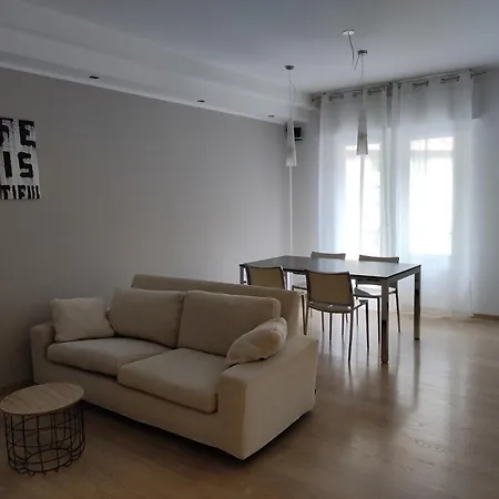 Qu4ttro Apartment *